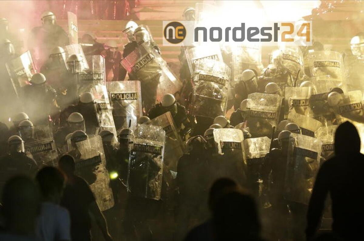 Scontri a Belgrado, almeno 19 arresti - 