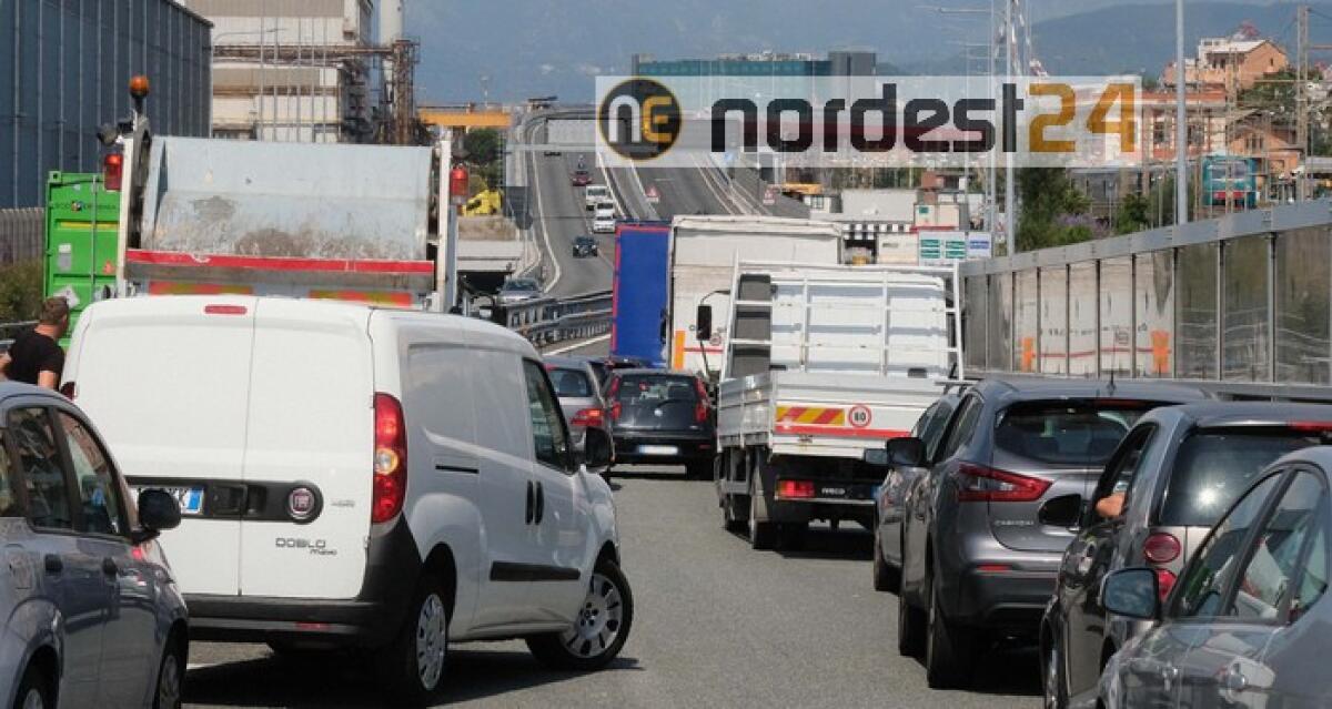 slitta apertura Genova Est, code ovunque - 