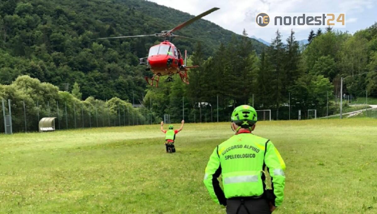 In difficoltà sul sentiero: in salvo 9 escursionisti di Pocenia - 