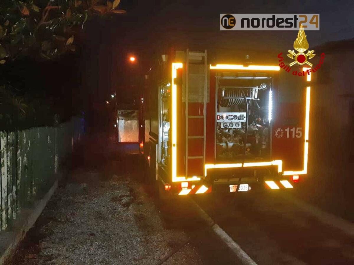 Incendio in abitazione: fiamme scaturite da un frigo - 