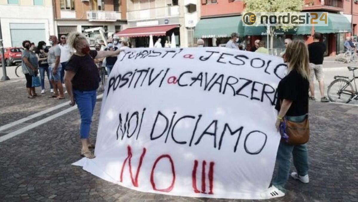 Migranti positivi a Cavarzere: proteste in piazza, il sindaco "siamo allibiti" - 