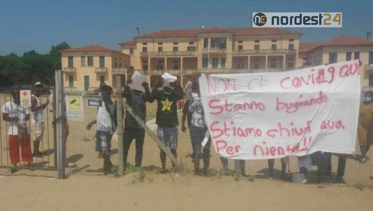 A Jesolo protesta dei migranti alla Croce Rossa: "fateci uscire in città" - 