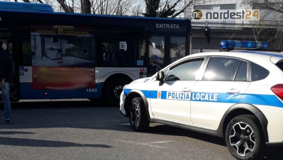Trieste. Malore sull'autobus: salvata da 2 poliziotti fuori servizio - 