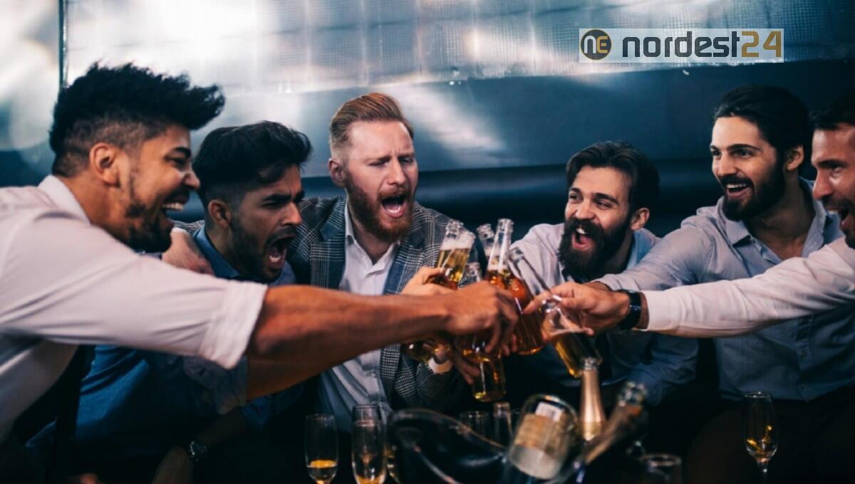 Addio al celibato, si veste da Gesù e ubriaco si denuda: denunciato - 