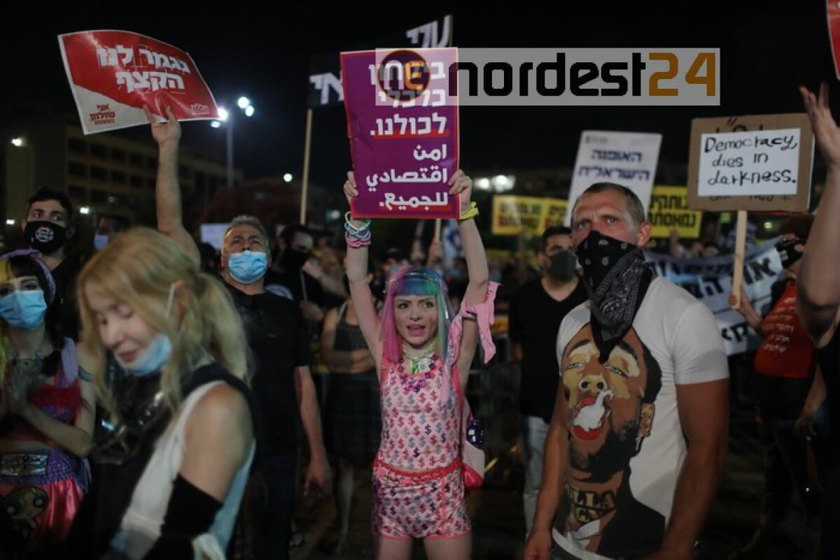 Israele: polizia, in piazza Rabin 30 mila dimostranti - 