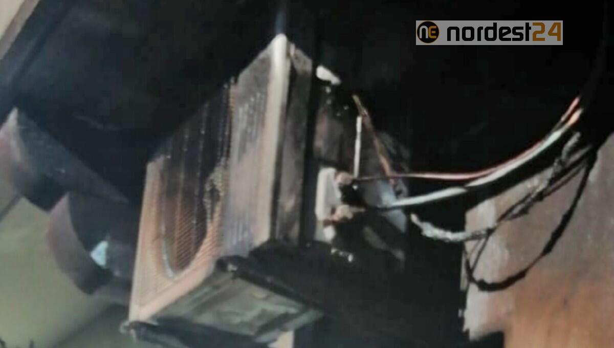 Incendio di due villette, fiamme dal condizionatore: un ustionato - 