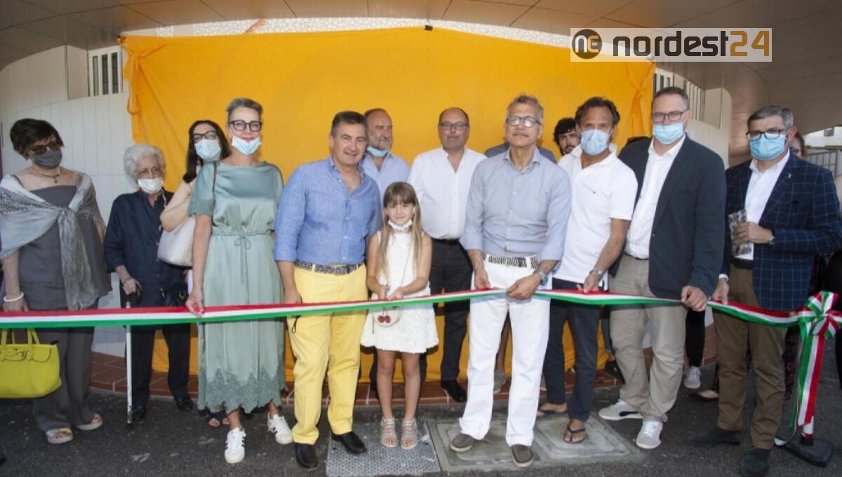 Inaugurato a Lignano Pineta il nuovo mosaico al bagno 2 - 