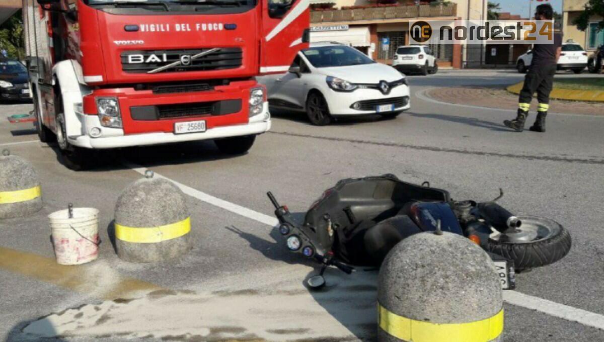 Incidente a Casarsa della Delizia: scontro auto-scooter, un ferito - 