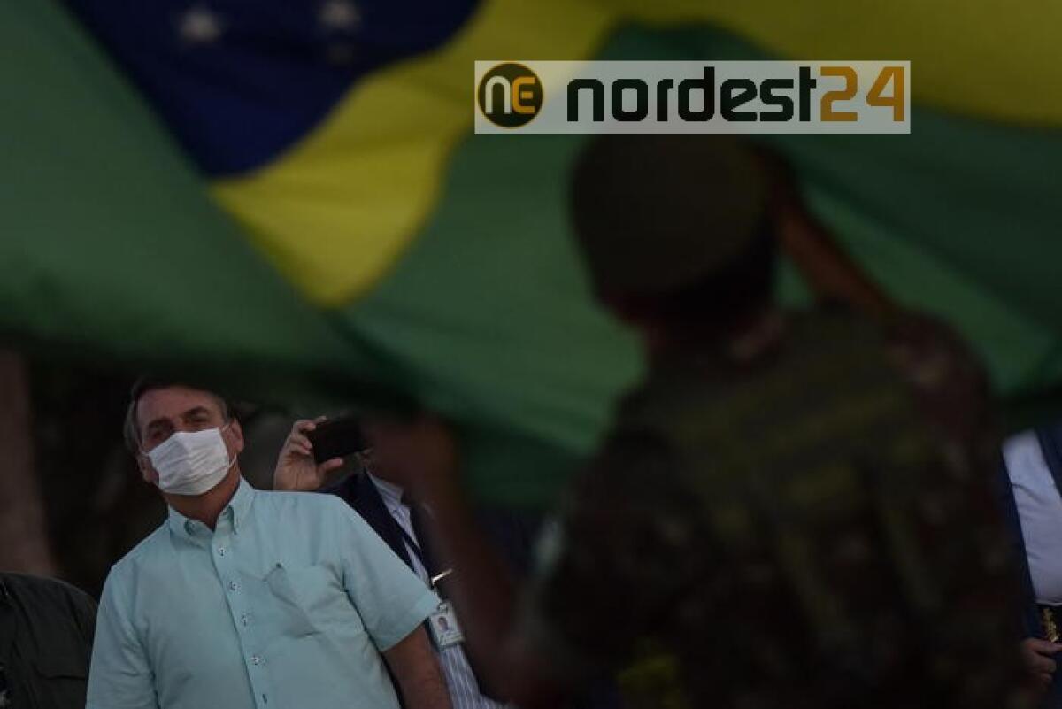 Coronavirus:Bolsonaro torna in sede governo dopo 3 settimane - 