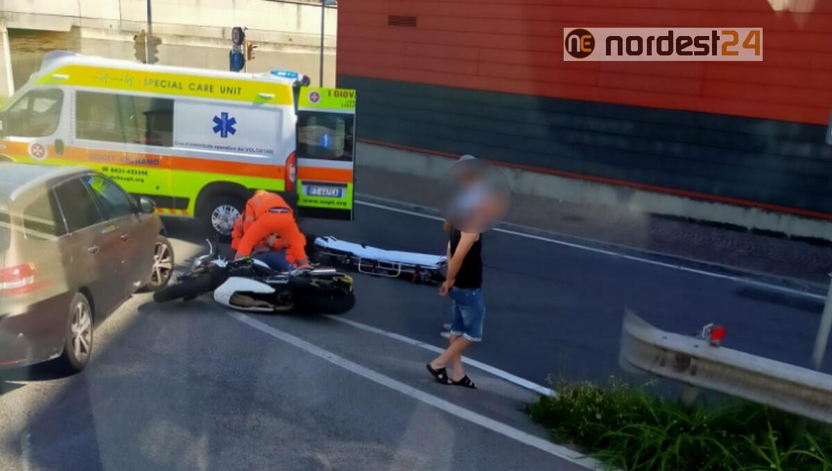 Incidente a Latisana, scontro tra un'auto e una moto: un ferito - 