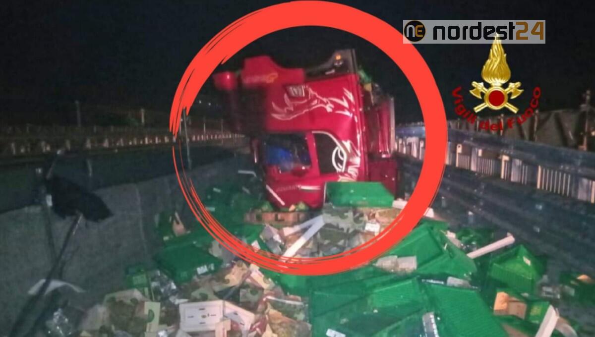 Camion contro il new jersey, si stacca la cabina: autista ferito - 