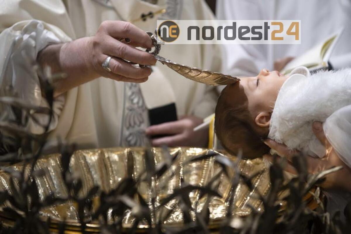 Papa: non valido battesimo con formula 'noi' - 