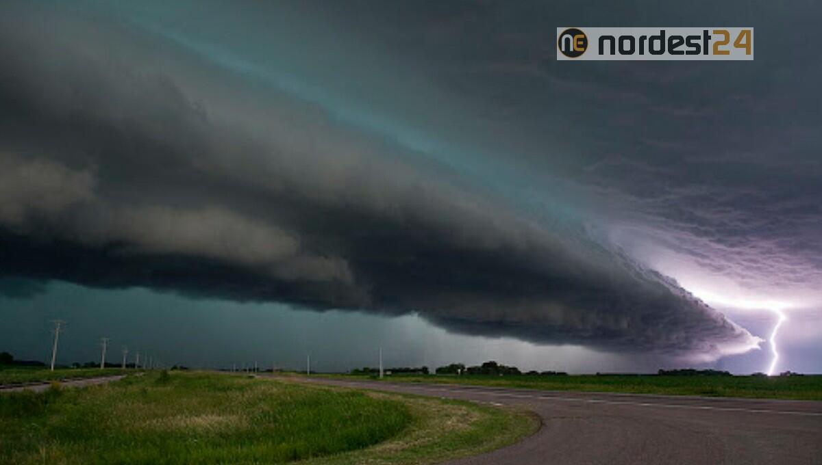 Nuvole a mensola e cieli "da paura". Le vostre foto dal Veneto e Fvg - 
