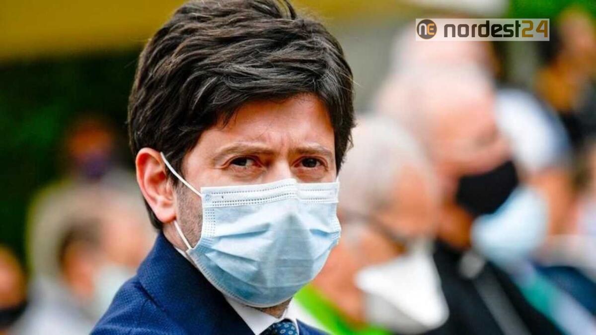 Speranza firma l'ordinanza: "distanze e mascherine rimangono, rischio lockdown" - 