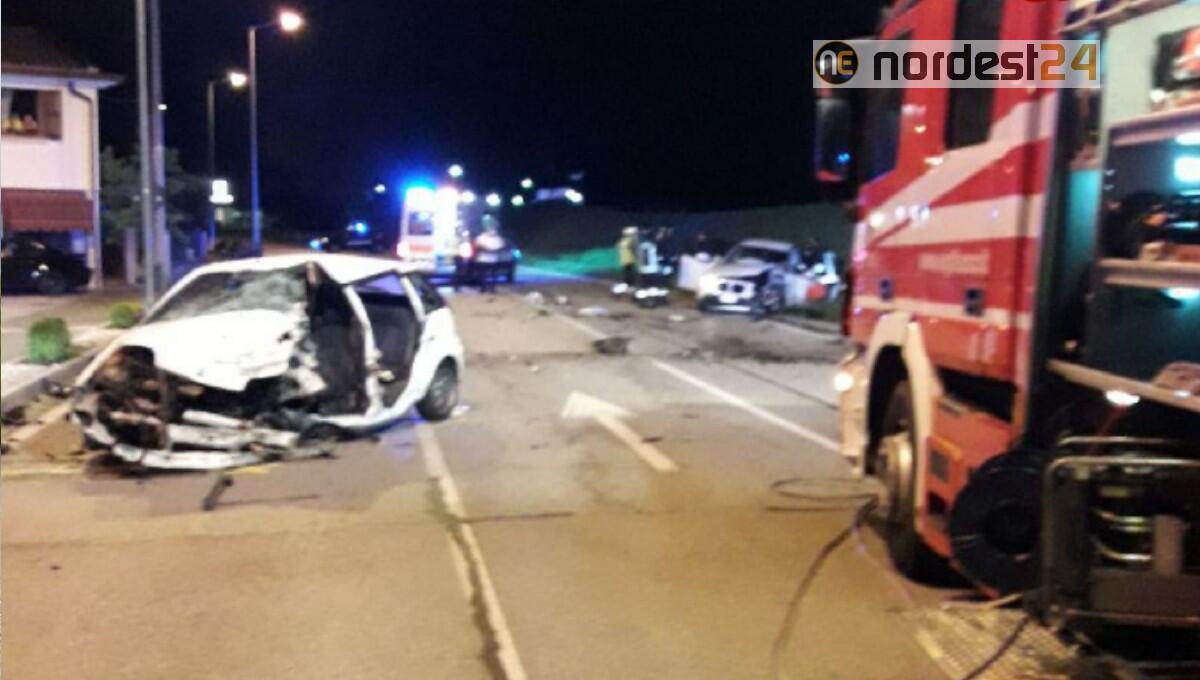 Incidente a Gorgo al Monticano: estratte due persone dalle lamiere - 