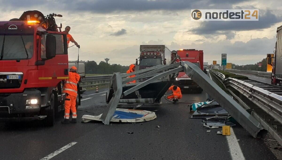 Incidente tra Bivio A4/A23 e Palmanova: traffico bloccato e lunghe code - 