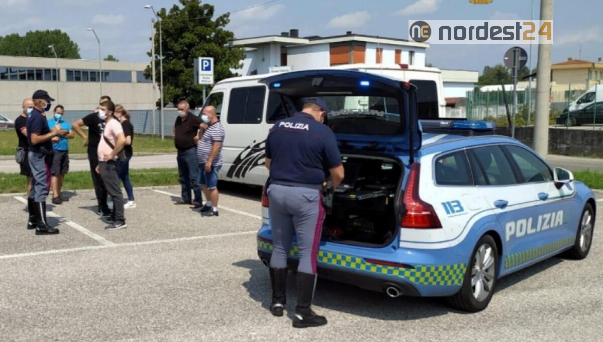 Porcia. Controlli della Polizia in A28, fermati 9 macedoni irregolari - 