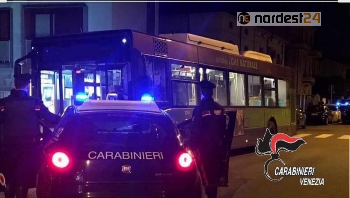 Mestre, si masturba sul bus di fronte ad alcune ragazzine: arrestato - 