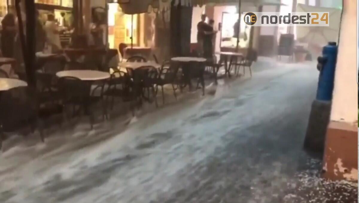 Merano, grandine e temporali. Strade come fiumi e frane - 