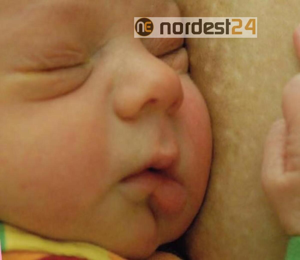 Turista partorisce settimo figlio in spiaggia in Romagna - 