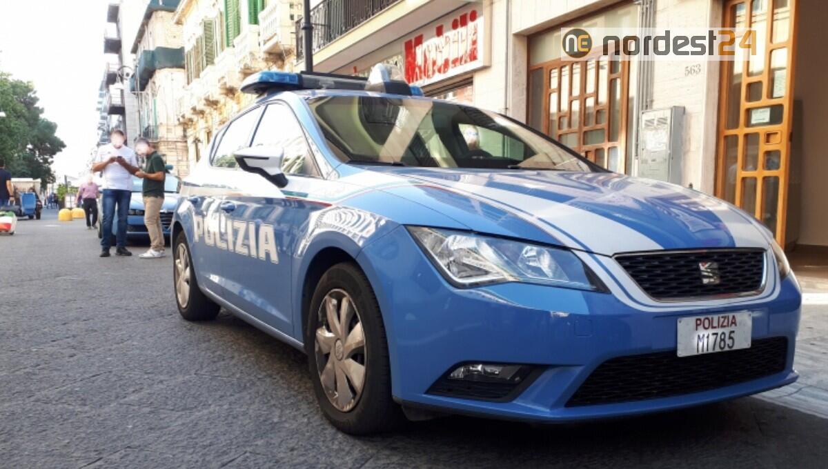 Furto al centro commerciale: cerca di fuggire, ma viene rincorsa dalla commessa - 