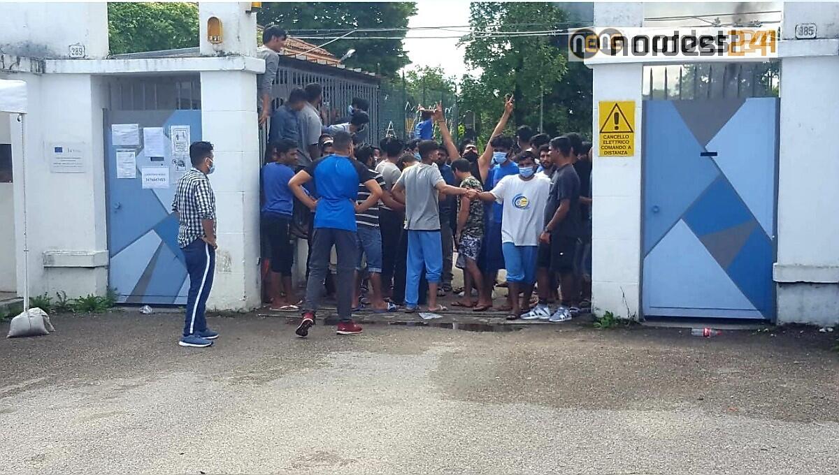 Migranti, Ex Cavarzerani: iniziati i trasferimenti, ne rimangono 234 - 