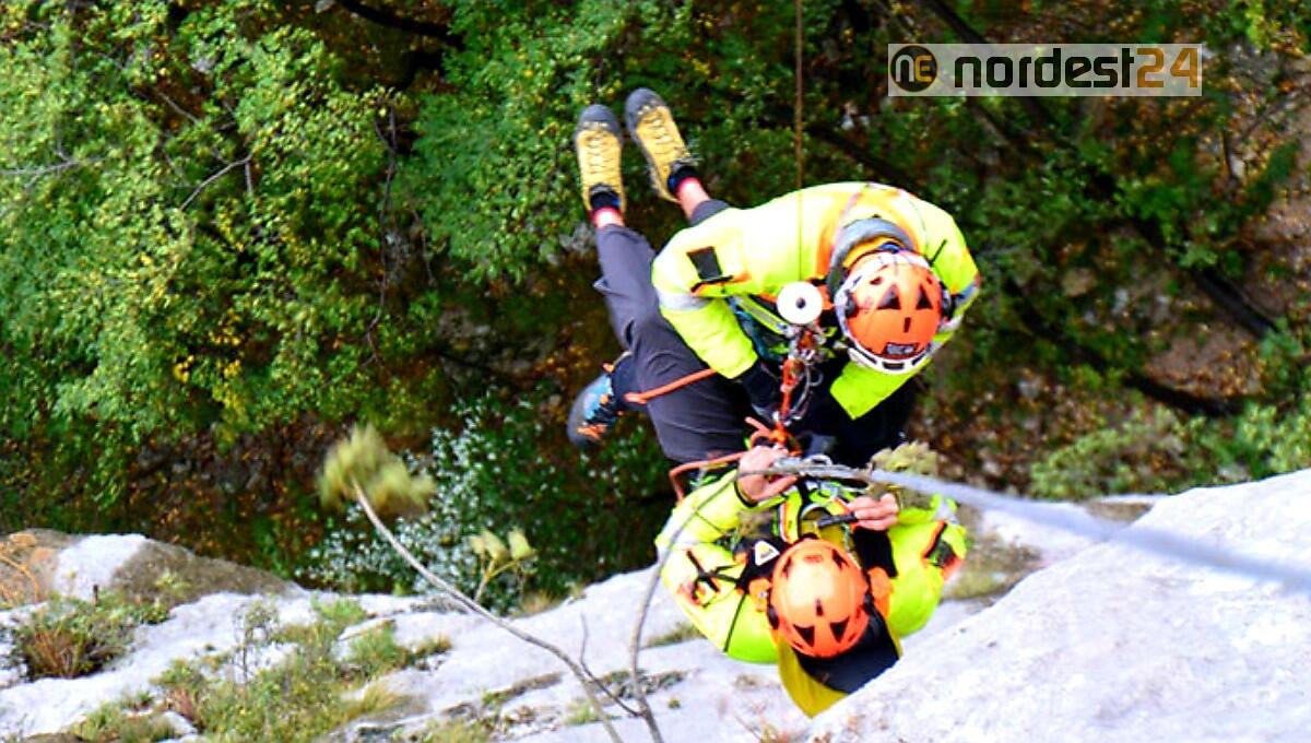 Ruzzola per 100 metri lungo un pendio: deceduto escursionista - 