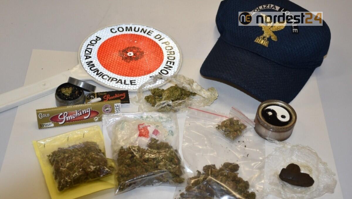 Pordenone. Al parco con la droga:  denunciati 3 giovani - 