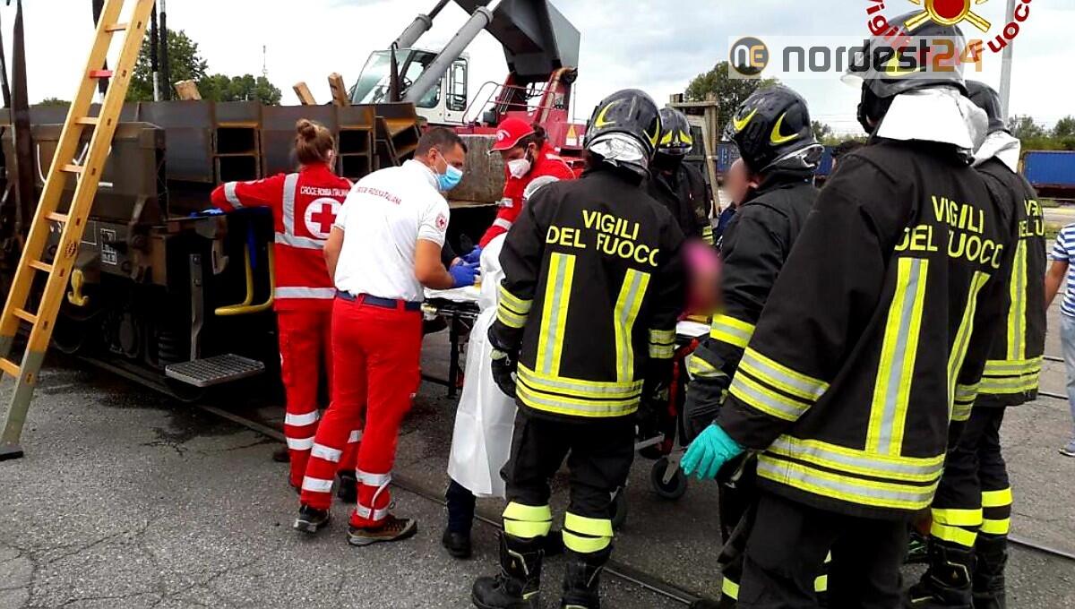 Operaio rimane schiacciato ad una gamba da una trave - 