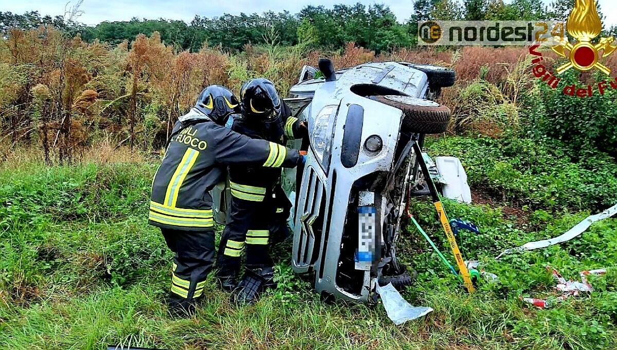 Incidente ad Aviano: perde il controllo e si ribalta - 