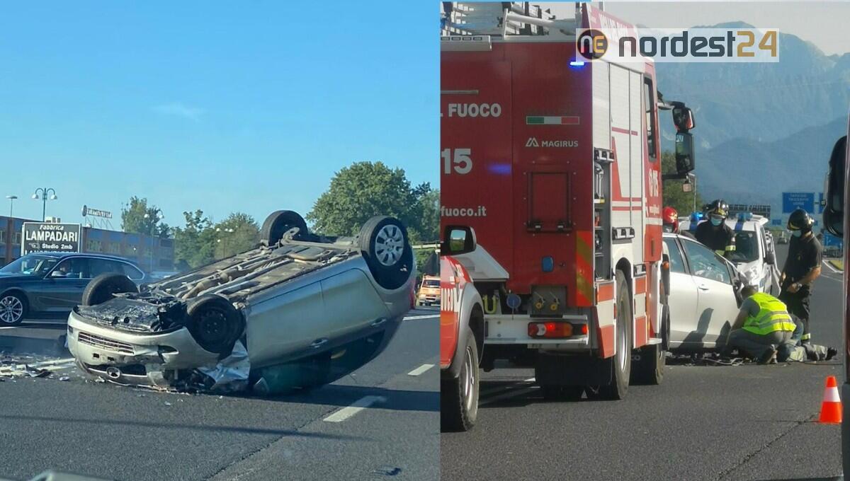 Incidente in tangenziale a Tavagnacco: auto finisce ruote all'aria - 