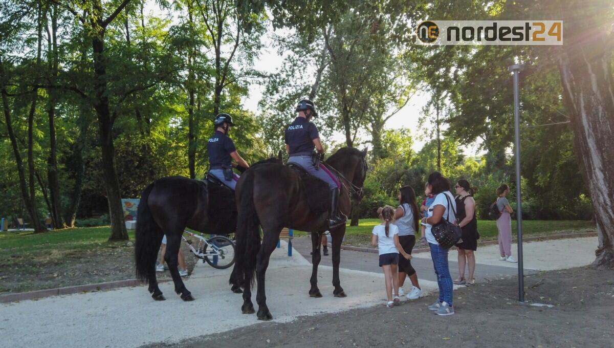 Pordenone, sicurezza: controllo dei parchi con Polizia a cavallo - 