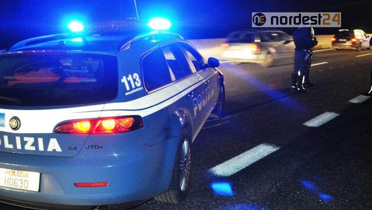 Forza un posto di blocco in A4 e fugge: arrestato passeur, clandestini dileguati - 