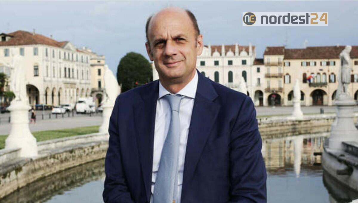 Veneto, malore in diretta per il candidato Lorenzoni - 