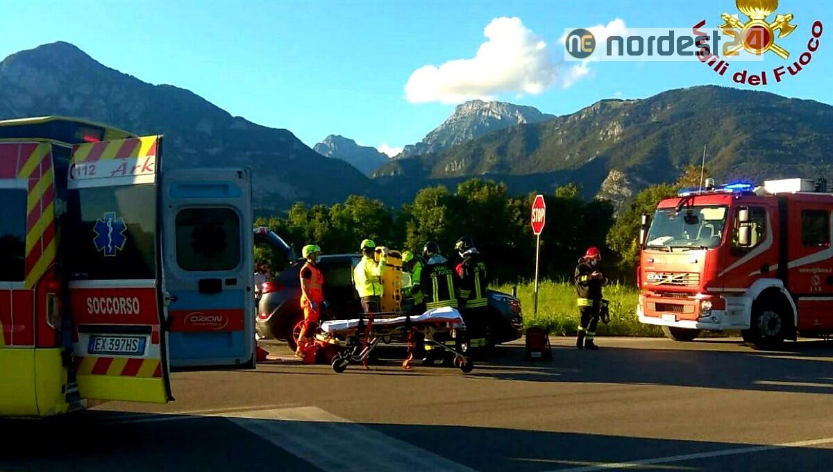 Incidente tra due auto a Montereale Valcellina: un ferito - 