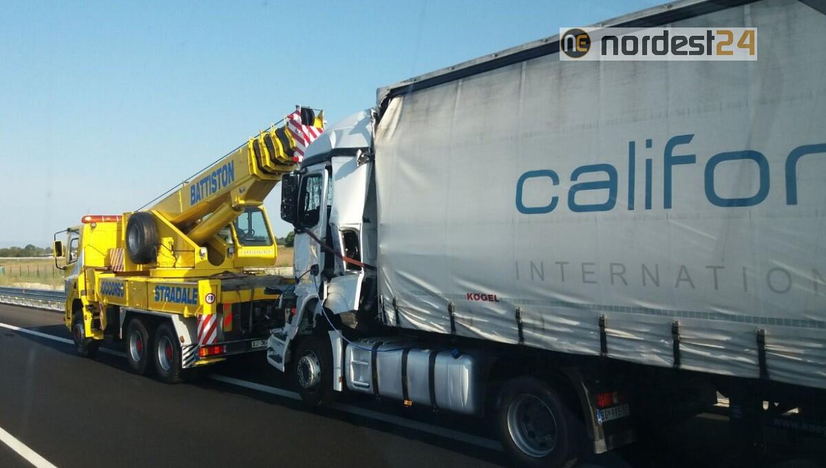 Tamponamento tra Tir in A4, Latisana - San Giorgio: un ferito - 