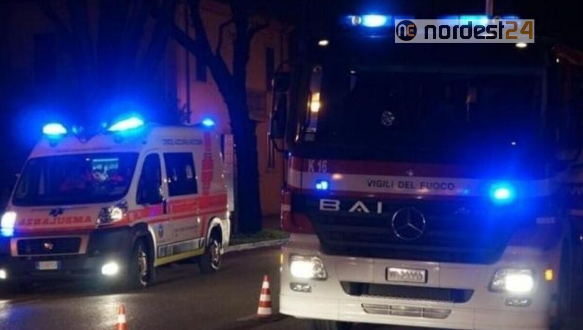 Incidente a San Daniele del Friuli: schianto contro l'albero, 3 giovani feriti - 