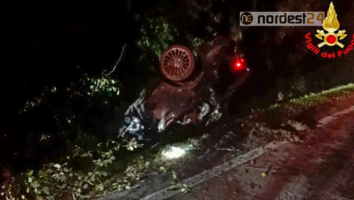 Incidente a Salgareda, auto nel fosso: morto un ragazzo e 4 feriti - 