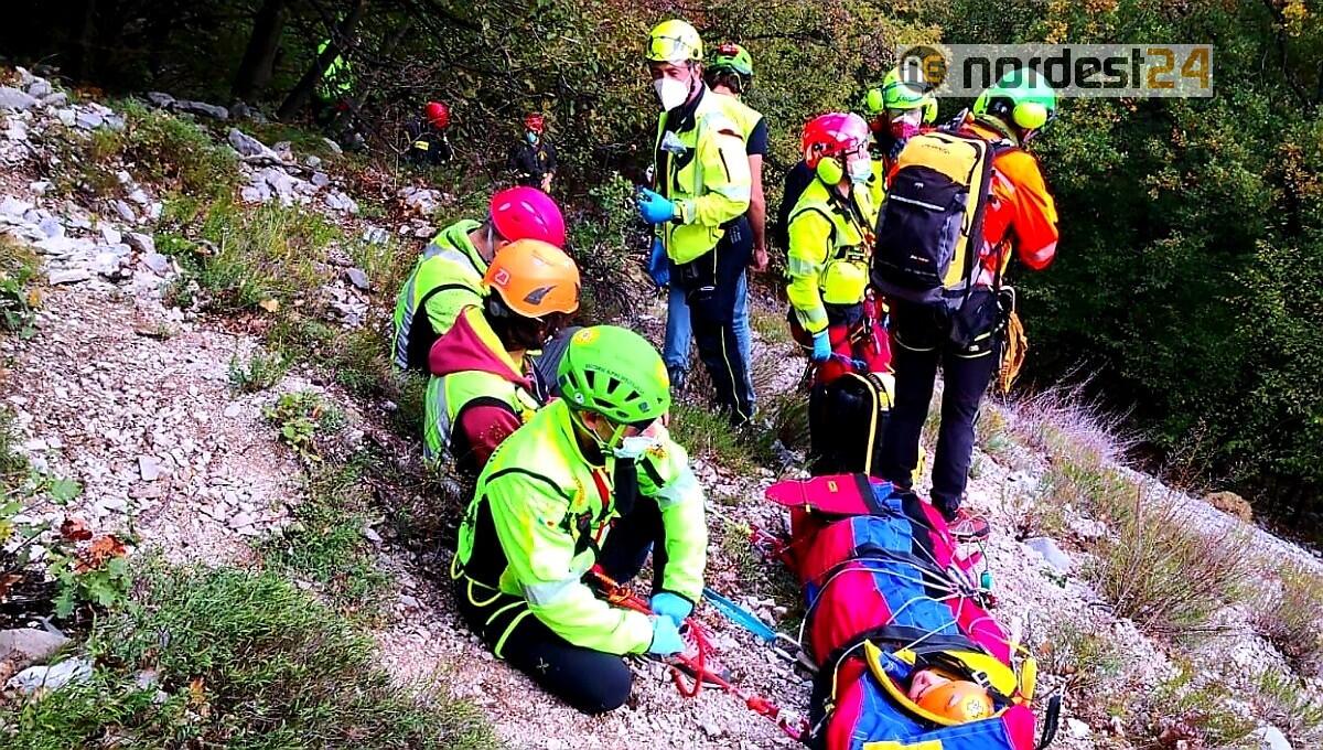 Precipita dalla ferrata in Val Rosandra: grave una 46enne - 