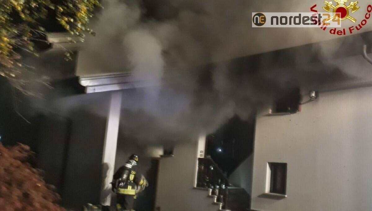 Incendio di un garage a Meduno: tre intossicati - 
