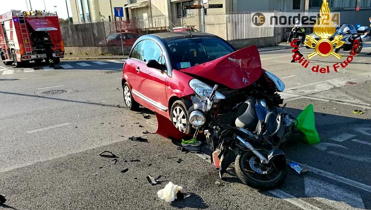 Violento scontro tra un'auto e un motociclo: un ferito - 