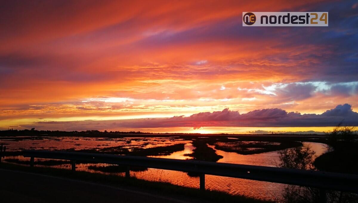 Tramonto mozzafiato questa sera a Nordest, tra pioggia e nuvole - 