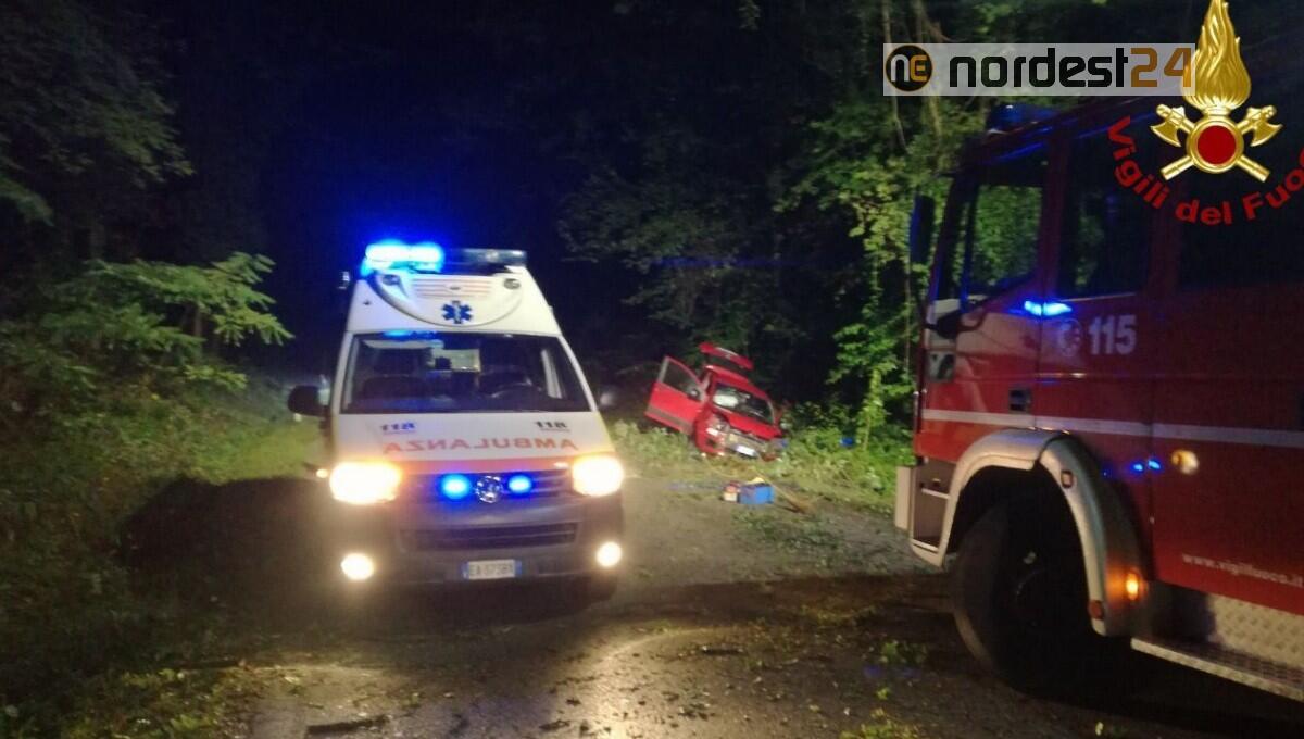 Incidente a Pinzano al Tagliamento: ragazza finisce contro un albero - 