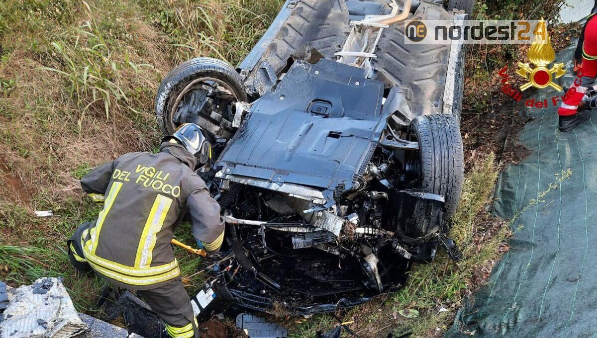Incidente a Morgano: perde il controllo dell'auto e si ribalta nel fossato - 