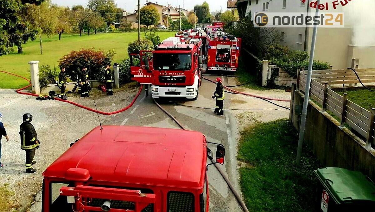 Incendio in abitazione a Prata di Pordenone: intossicata una donna - 