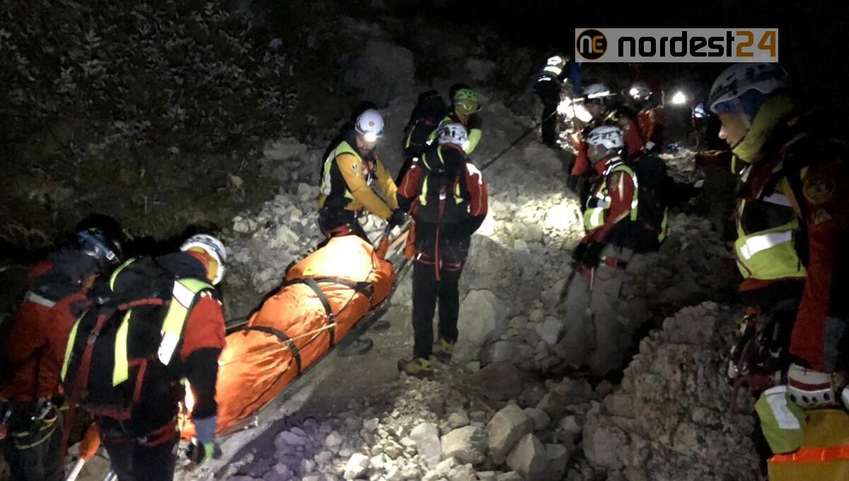 Cade e ruzzola per 15 metri: soccorsa 78enne triestina nella notte - 