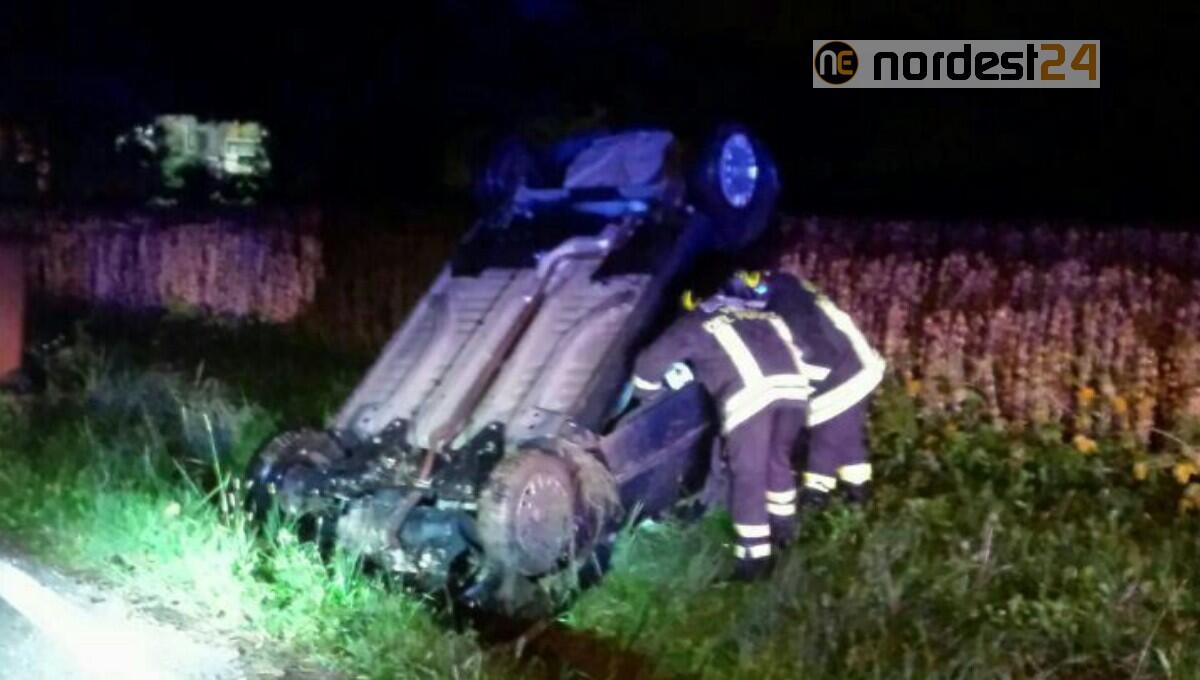 Incidente a Fiume Veneto: auto carambola più volte e si cappotta - 