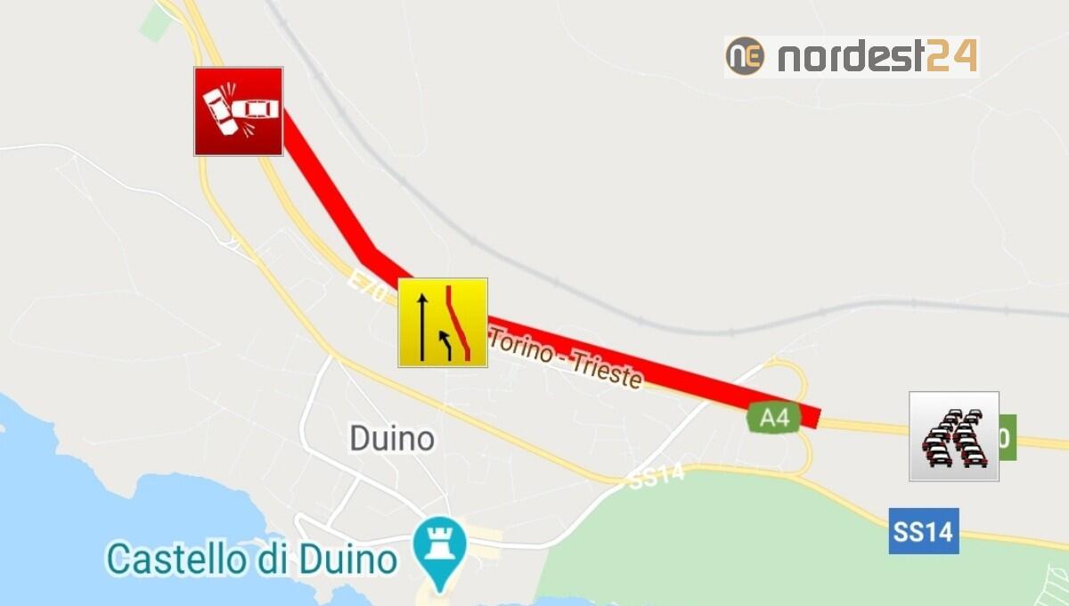 Auto nella scarpata in A4 tra Duino e la barriera del Lisert - 