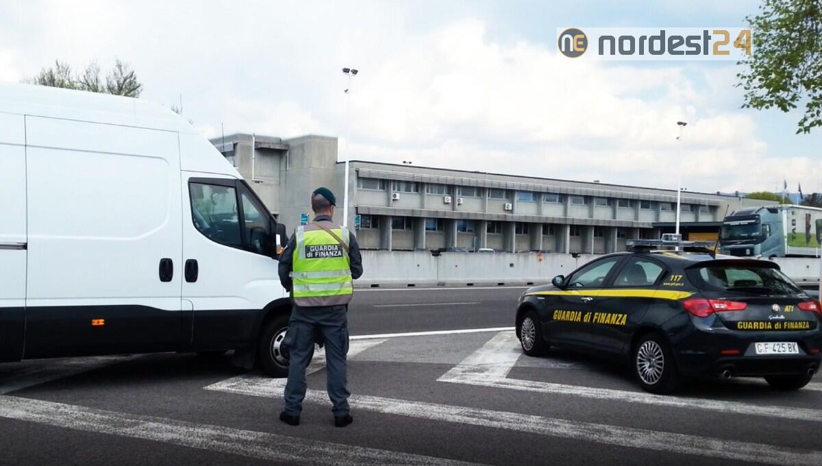 Rintracciati 28 clandestini ed arrestati due passeur - 