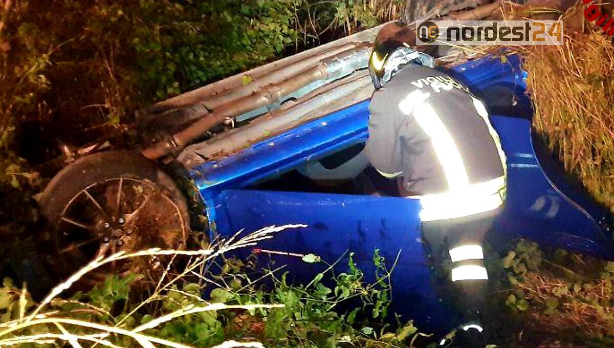 Finiscono con la Subaru Impreza in una scarpata: paura per 3 giovani - 